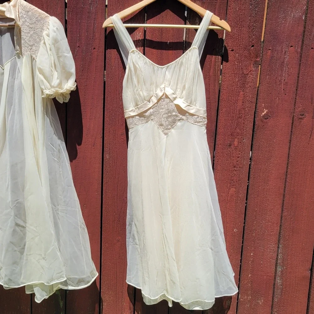 Vintage Seamprufe Peignoir Robe & Nightgown Set Ivory Chiffon Lace Detail Sz 34